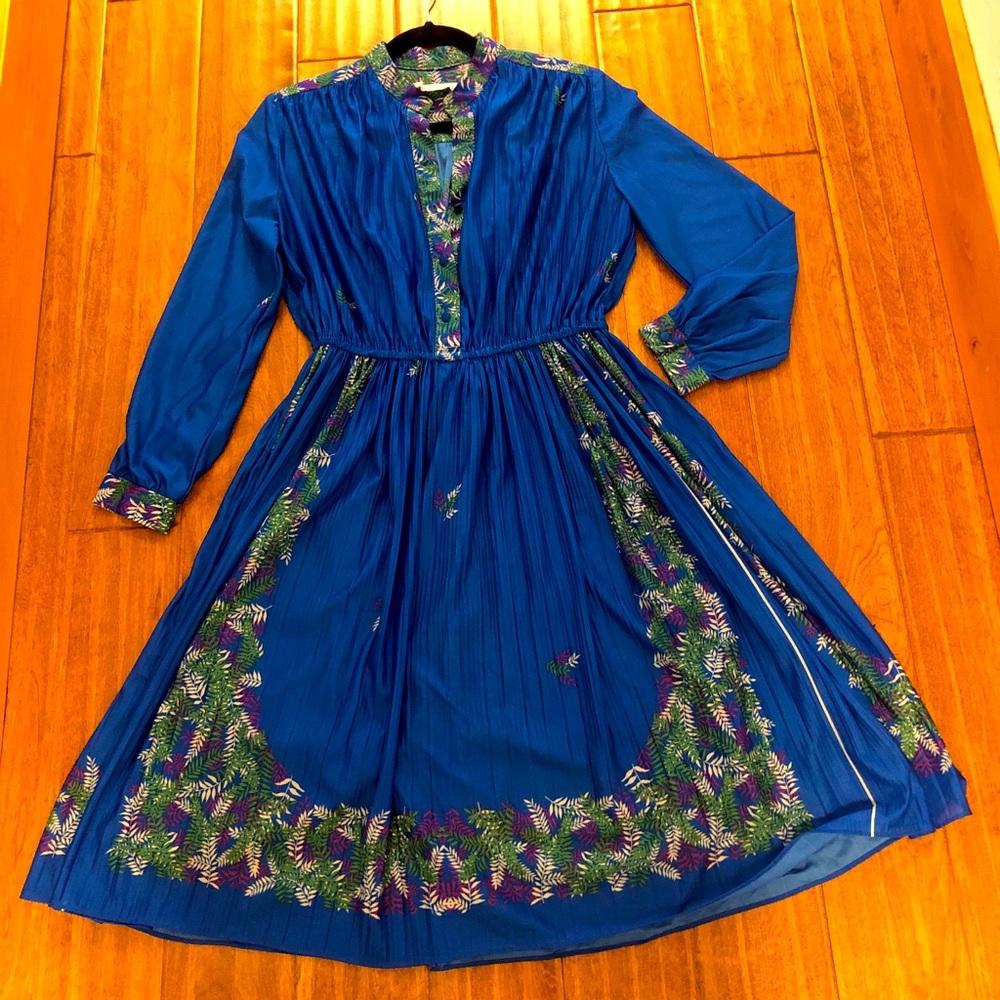 Blue dress vintage with flowers knee lenght